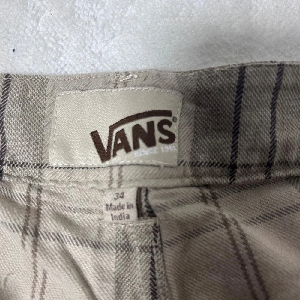Vans gray and beige plaid‎ shorts size 34 #skater #plaid